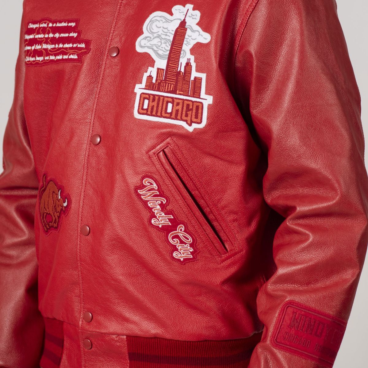 "Chicago Online Exclusive All-Leather Letterman Jacket – A Tribute to Iconic Windy City Style"